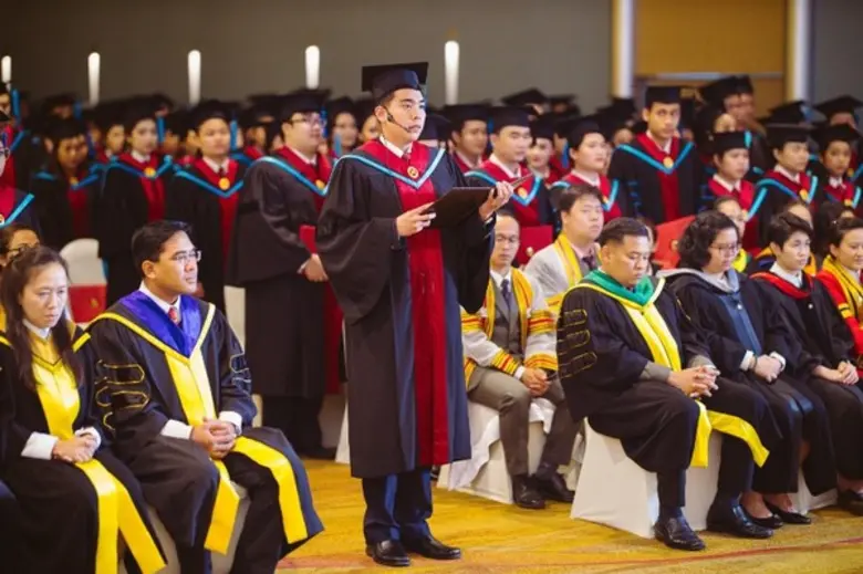 “วิทยาลัยดุสิตธานี จัดพิธีประสาทปริญญาบัตรแก่ผู้สำเร็จการศึกษา”  ที่ โรงแรมดุสิต ปริ๊นเซส ศรีนครินทร์ กรุงเทพฯ