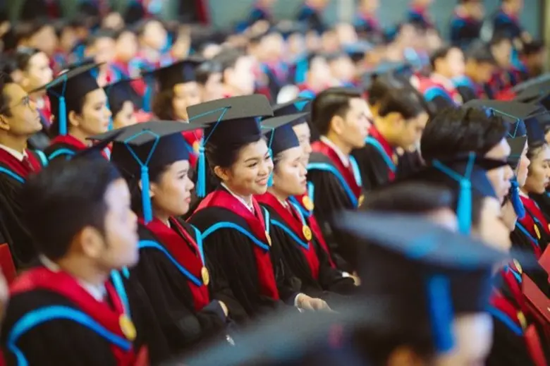 “วิทยาลัยดุสิตธานี จัดพิธีประสาทปริญญาบัตรแก่ผู้สำเร็จการศึกษา”  ที่ โรงแรมดุสิต ปริ๊นเซส ศรีนครินทร์ กรุงเทพฯ