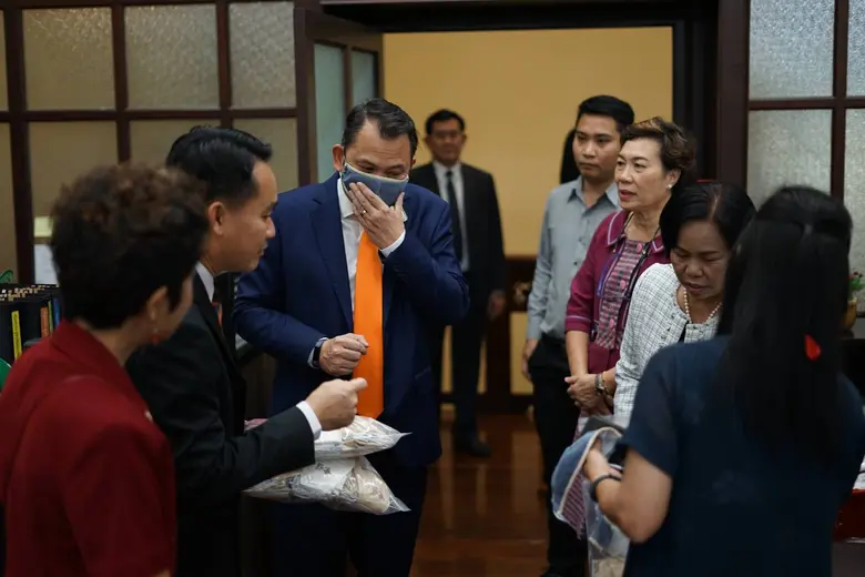 สอศ. ผลิตหน้ากากอนามัยมาตรฐานแจก 50,000 ชิ้นป้องกันฝุ่นละออง PM 2.5 และโควิด 19