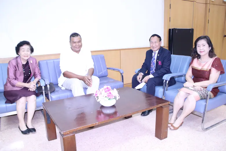 ม.ศรีปทุม ชลบุรี พร้อมปลุกหัวใจ บริการเชิงรุก มีความสุขทั้งผู้ให้และผู้ใช้บริการ โดย ดร.พจน์ ใจชาญสุขกิจ วิทยากรผู้เชี่ยวชาญด้านการประชาสัมพันธ์ บริหารภาพลักษณ์องค์กร