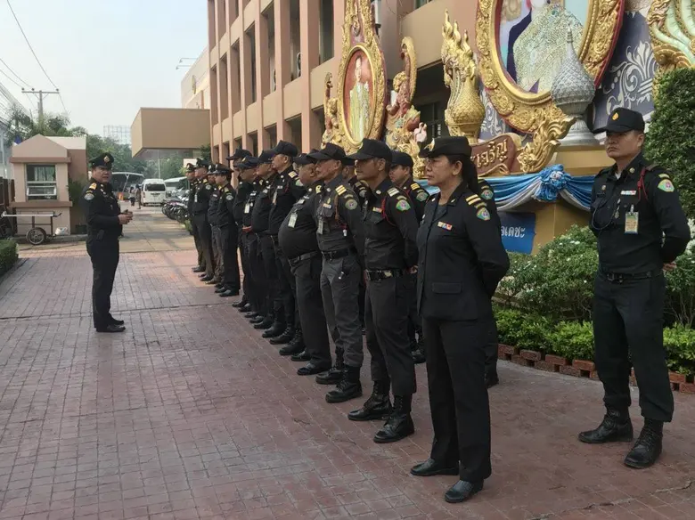 นายสุชีพ อารีประชาภิรมย์ ผู้อำนวยการเขตดอ...