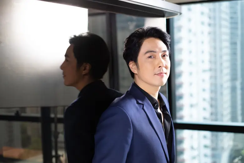 ขึ้นชื่อว่าเป็นนักร้องเสียงคุณภาพแถวหน้าข...