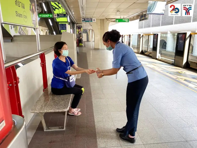 เพิ่มความถี่ฉีดพ่นน้ำยาฆ่าเชื้อโรคในขบวนรถไฟฟ้า ป้องกันไวรัสโคโรน่า 2019 ระบาด