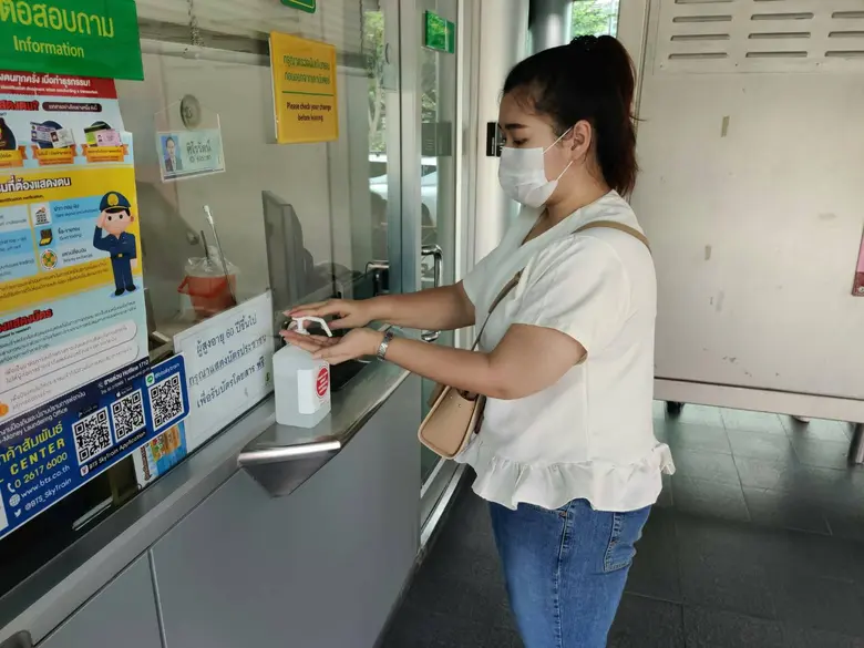 เพิ่มความถี่ฉีดพ่นน้ำยาฆ่าเชื้อโรคในขบวนรถไฟฟ้า ป้องกันไวรัสโคโรน่า 2019 ระบาด