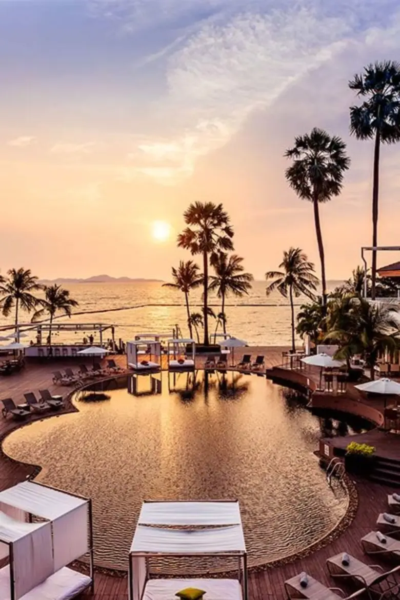 โรงแรมพูลแมน พัทยา จี เอาใจสายเที่ยวเน้นท...