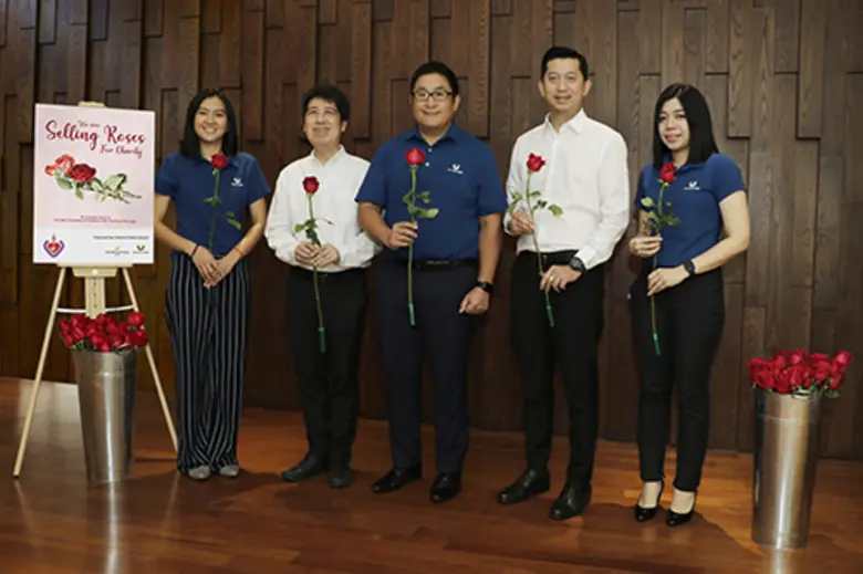 วรวรรต ศรีสอ้าน (ที่ 3 จากซ้าย) กรรมการผู...