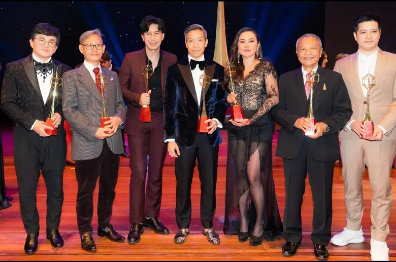 ช่อง 3 สุดเจ๋ง งานคุณภาพกวาดเรียบ “รางวัลโทรทัศน์ทองคำ”        “ใหม่-มาริโอ้” คว้านักแสดงนำ “กรรชัย” ซิว “พิธีกรดีเด่น”