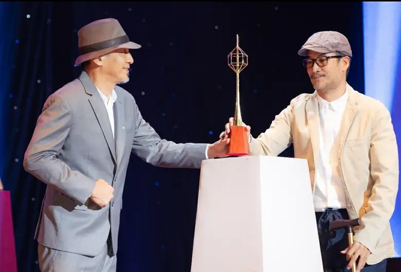 ช่อง 3 สุดเจ๋ง งานคุณภาพกวาดเรียบ “รางวัลโทรทัศน์ทองคำ”        “ใหม่-มาริโอ้” คว้านักแสดงนำ “กรรชัย” ซิว “พิธีกรดีเด่น”