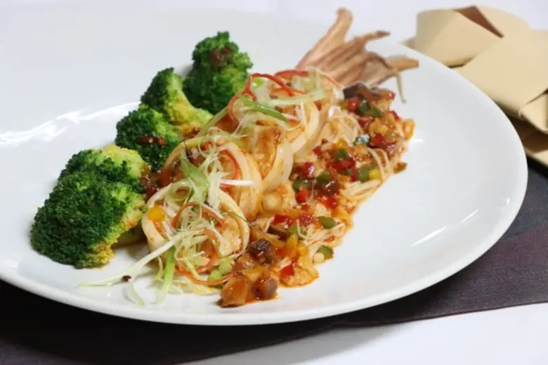 “ปลาหมึกยัดไส้กุ้งพริกเสฉวน” เมนูเด็ดแนะน...