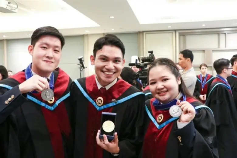 Dusit Thani College organized “Graduation Ceremony for International Programs” at Dusit Princess Srinakarin Hotel Bangkok