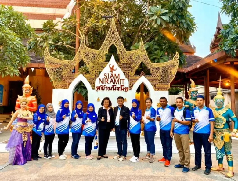 ภาพข่าว: สยามนิรมิตจัด CSR แก่น้องๆ ใน 3 จังหวัดชายแดนใต้ ในโครงการรู้ไทย อนุรักษ์ไทย