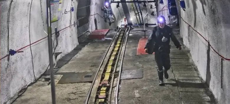 เหมืองต่าง ๆ มีสภาพแวดล้อมการทำงานไม่เหมื...