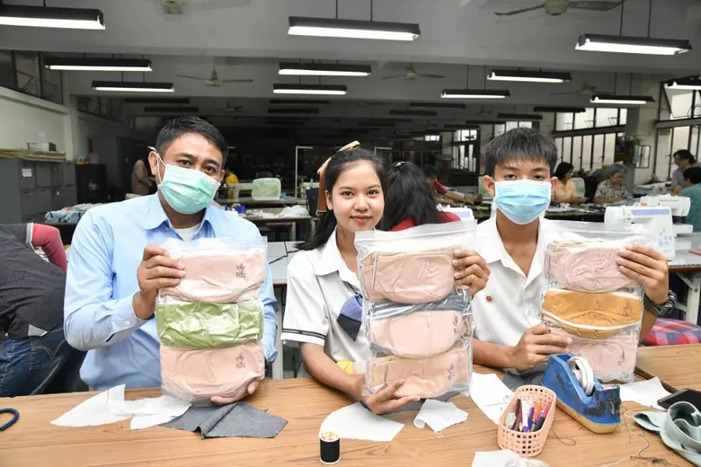 สอศ. เร่งผลิตหน้ากากอนามัยเพิ่มอีก 50,000 -100,000 ชิ้น