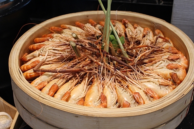 ฟรายเดย์บุฟเฟ่ต์ อาหารทะเลมื้อค่ำ โรงแรมเ...