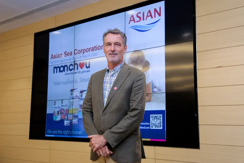 นายเฮ็นริคคัส แวน เวสเทนดร็อป ผู้ช่วยกรรม...