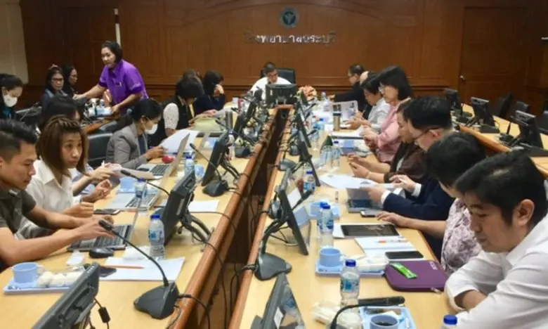 ความแออัดในโรงพยาบาลรัฐขนาดใหญ่ที่ทำให้ผู...