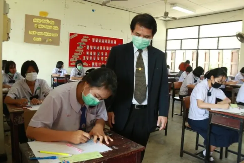 นายวิชัย ปุรัน ผู้อำนวยการโรงเรียนเลยพิทย...