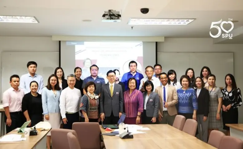 ผศ.ดร.สิรินธร สินจินดาวงศ์ ผู้อำนวยการศูน...