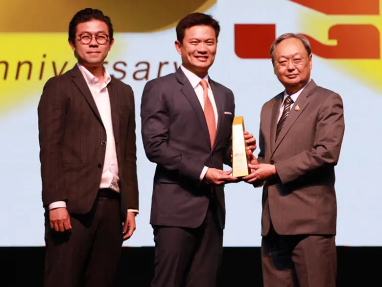 ศ.ดร.สุชัชวีร์ สุวรรณสวัสดิ์ อธิการบดีสถา...