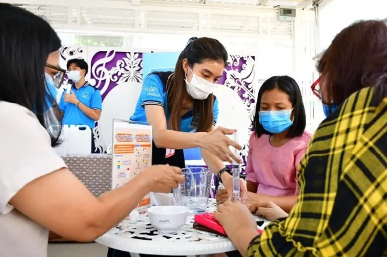 “มาดามแป้ง” เดินหน้าพาอาสากล้าใหม่สัญจร สอนทำสเปรย์แอลกอฮอล์และหน้ากากผ้า