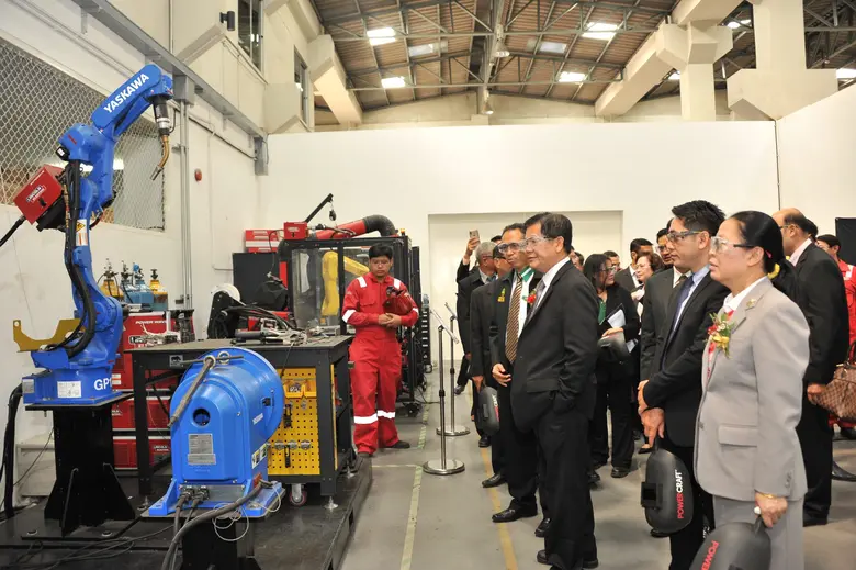 อาชีวะ ลงนามร่วมกับ บริษัท มิตรเจริญเคเบิลเวอร์คส์  พัฒนาบุคลากรงานเชื่อม