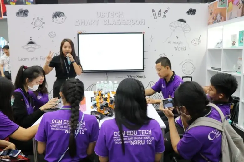 เปิดโลกการเรียนรู้กับห้องเรียนหุ่นยนต์อัจฉริยะ