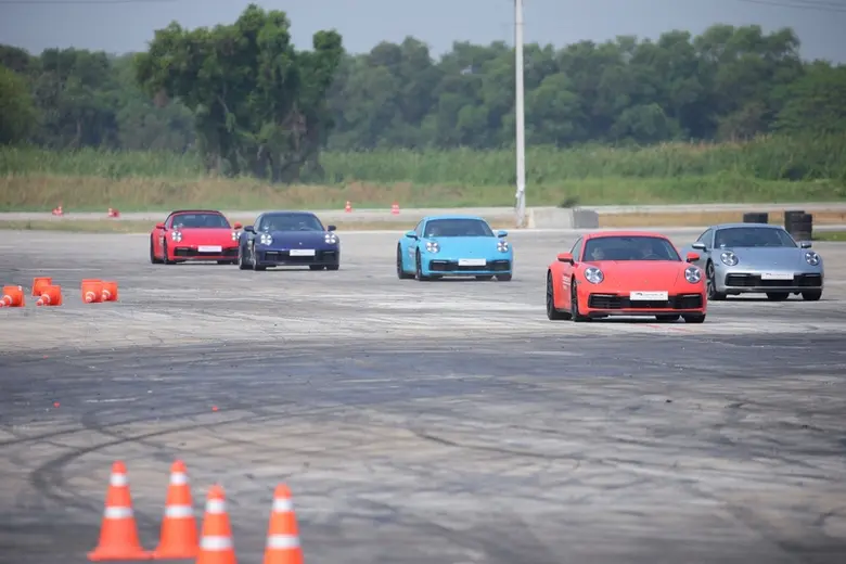 เอเอเอสฯ พาคนรักรถสปอร์ตสัมผัสสุดยอดประสบการณ์ความเร็วกับกองทัพ ปอร์เช่ 911