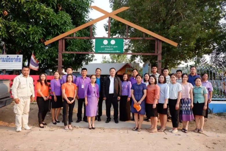 ผศ.(พิเศษ) นพ.พลวรรธน์ วิทูรกลชิต ผู้ตรวจ...