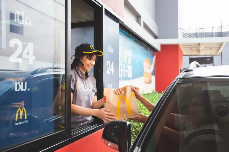 แมคโดนัลด์ ส่งความอิ่มอร่อยแบบไม่ต้องลงจา...