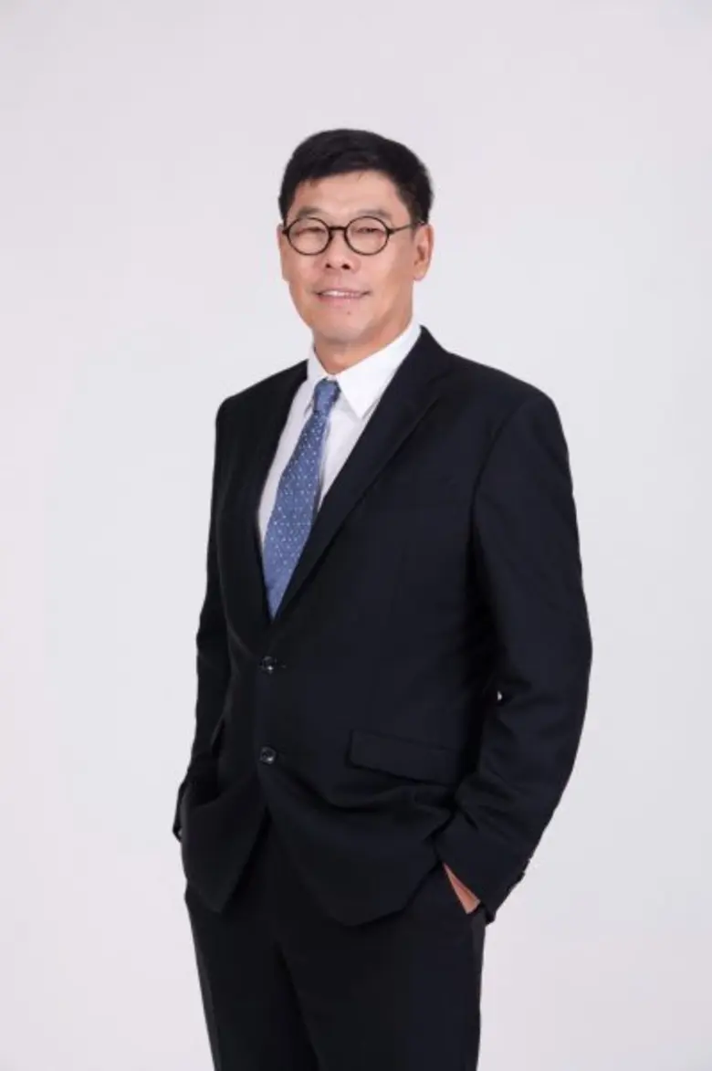 นายองอาจ ปัณฑุยากร ประธานเจ้าหน้าที่บริหา...