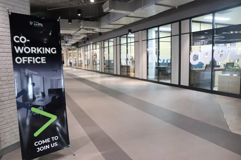 ศูนย์การค้าเอ็ม บี เค เซ็นเตอร์ ชวนนั่งทำ...