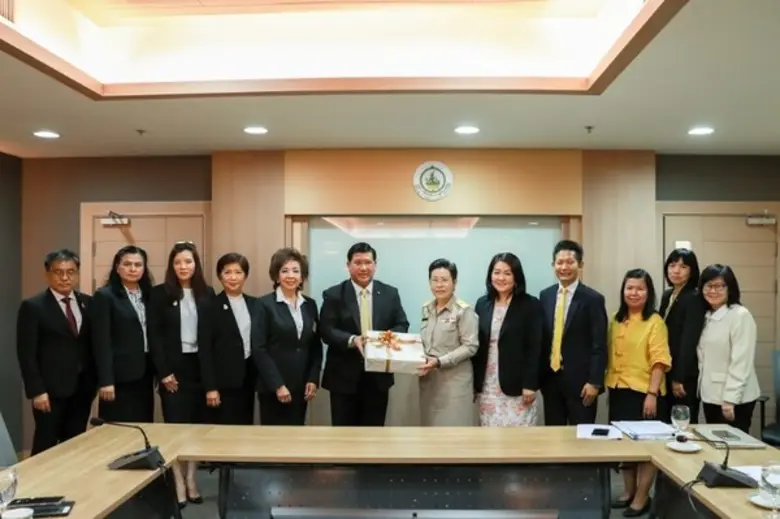 นางสาวอัจฉรินทร์ พัฒนพันธ์ชัย ปลัดกระทรวง...