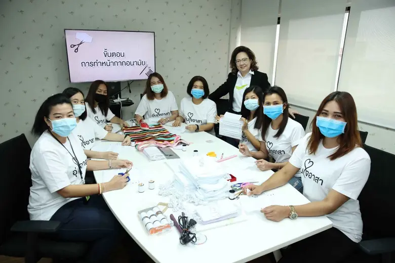 AIS รวมพลังอุ่นใจอาสา ชวนพนักงานทำหน้ากากอนามัย DIY ส่งมอบเป็นกำลังใจให้บุคลากรทางการแพทย์และผู้ที่จำเป็นต้องใช้งานสานต่อแนวคิด “ภารกิจคิดเผื่อ”