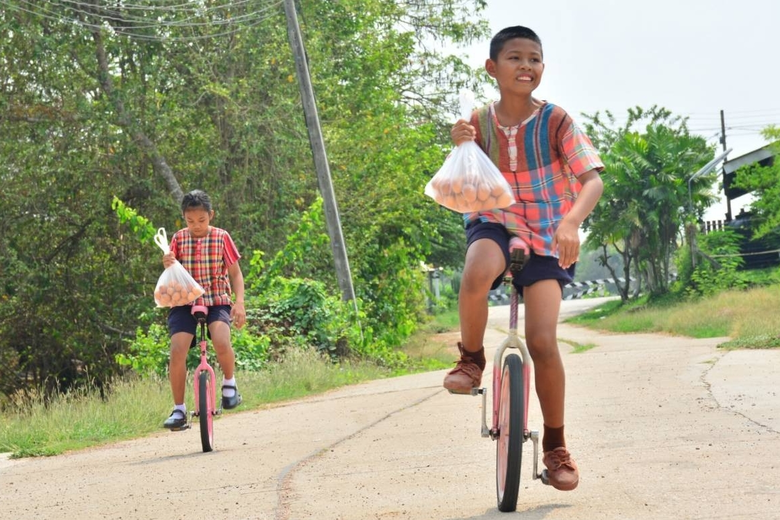 น้องๆรร.บ้านแสนสุข จ.สระแก้ว สุขภาพดีด้วยไข่ไก่ “โครงการเลี้ยงไก่ไข่เพื่ออาหารกลางวันนักเรียน”
