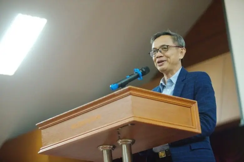 ผู้ช่วยศาสตราจารย์ ดร.อดิศร เนาวนนท์ อธิก...