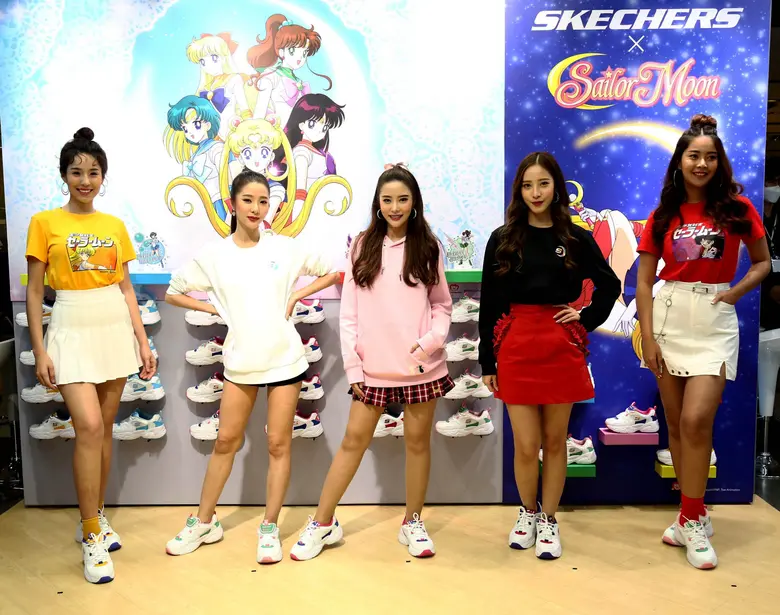 เปิดตัวกันอย่างเป็นทางการแล้วกับ Skechers...