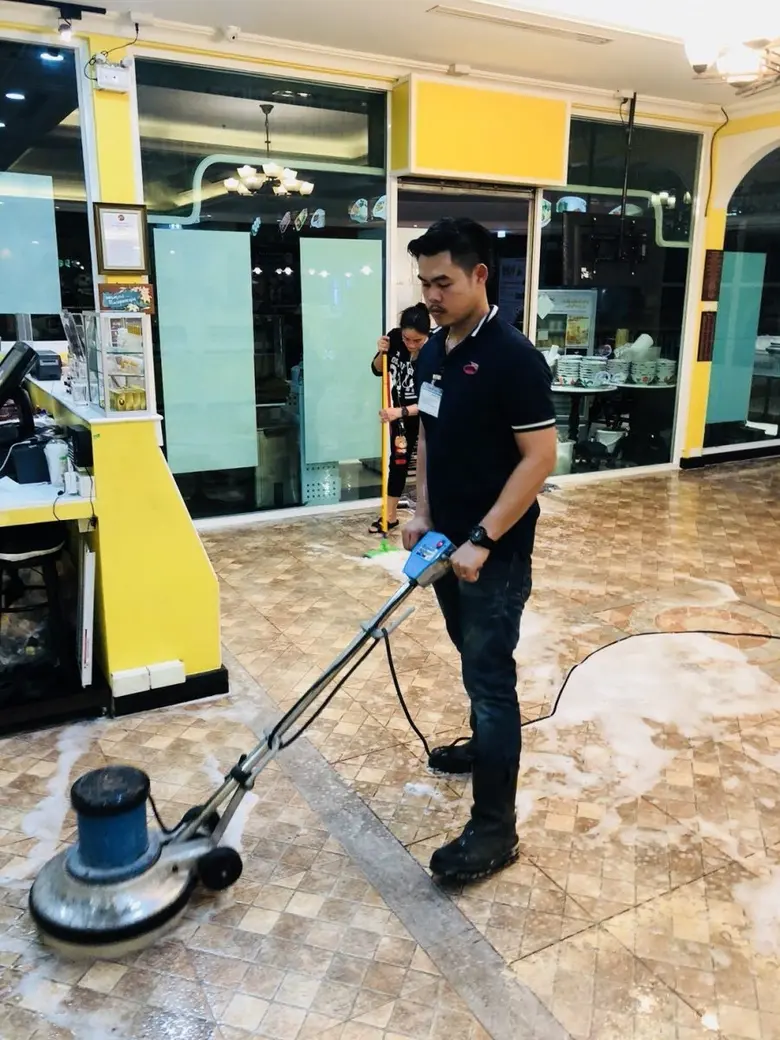 อ.มัลลิการ์  คุมเข้มคลีนนิ่งทุกสาขาสู้ภัยโควิด!