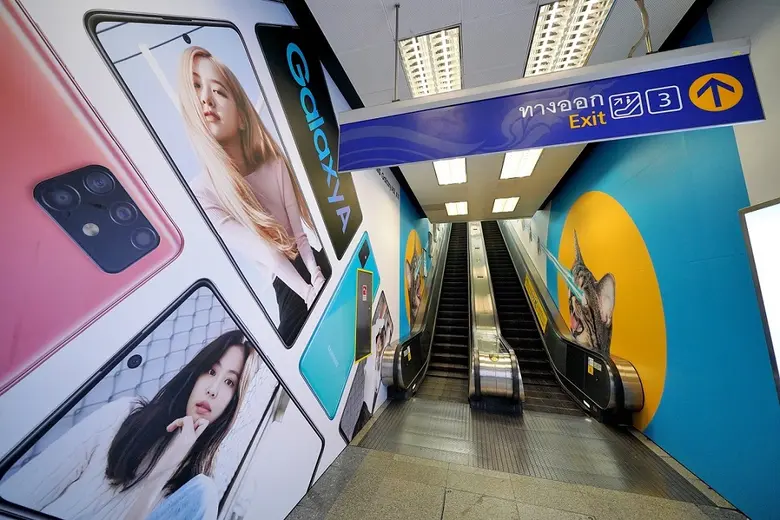 BLACKPINK in Your Area! ซัมซุงเปลี่ยน MRT สถานีสวนจตุจักร เป็นพื้นที่สุด Awesome ด้วยแกลลอรีสี่สาว BLACKPINK กับกาแลคซี่ เอ 51