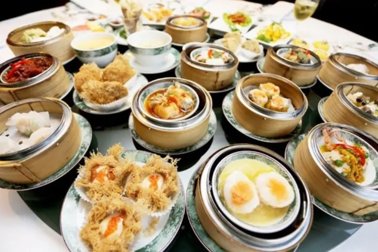 บริการสั่งกลับบ้านและบริการส่งถึงที่ห้องอาหารอิตาเลียนดอน จิโอวานนี ห้องอาหารจีนไดนาสตี้ ห้องอาหารญี่ปุ่นฮากิ โรงแรมเซ็นทาราแกรนด์ฯ