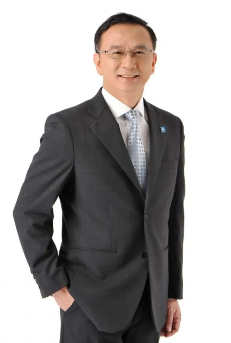 นายสวัสดิ์ นฤวรวงศ์ รองกรรมการผู้จัดการให...