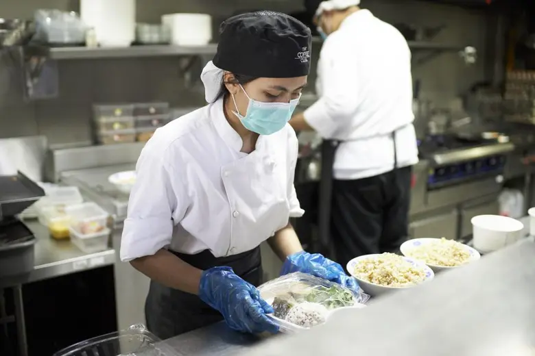 เดอะ คอฟฟี่ คลับ ลุยเดลิเวอรี่ กาแฟ และอาหารพร้อมรับประทาน ส่งตรงจากครัวถึงรั้วบ้าน!!!สนองนโยบาย 'อยู่บ้าน หยุดเชื้อ เพื่อชาติ’