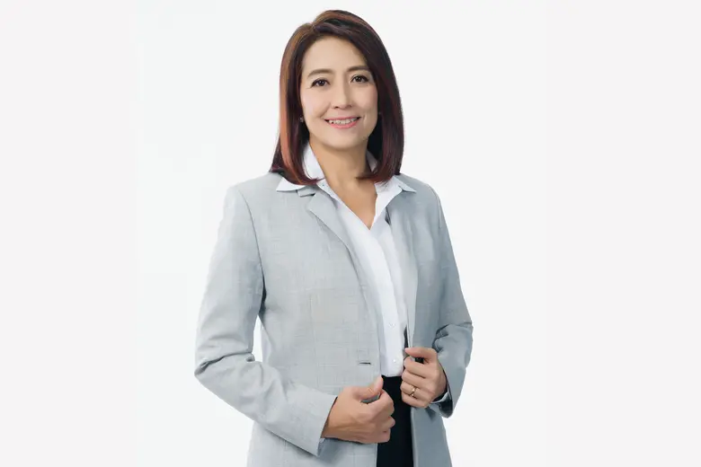 นางสาวชมภูนุช ปฐมพร กรรมการผู้จัดการ ธนาค...