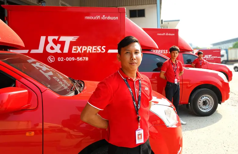 “เจแอนด์ที เอ็กซ์เพรส ไทยแลนด์ ส่งต่อความห่วงใยสู่บุคลากรทางการแพทย์  เนื่องในโอกาสครบรอบการดำเนินงาน 1 ปี ในประเทศไทย”