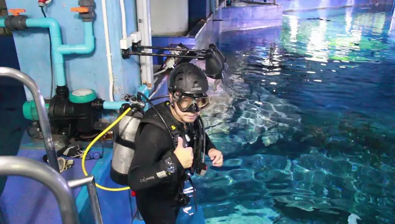 ซีไลฟ์ แบงคอก ปล่อยคลิปสนับสนุนให้คนอยู่บ้าน พร้อมโชว์เบื้องหลังการทำงานสุดน่ารักของเจ้าหน้าที่หลังปิดอควาเรียมชั่วคราว