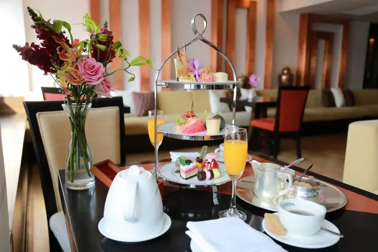 โรงแรมแม่น้ำ รามาดาพลาซา ขอเสนอแพคเกจห้อง...