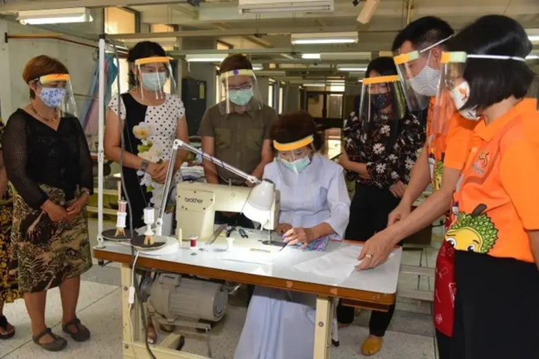 ก.แรงงาน แพคทีม ช่วยเหลือแรงงาน ฝ่าวิกฤตโควิด -19