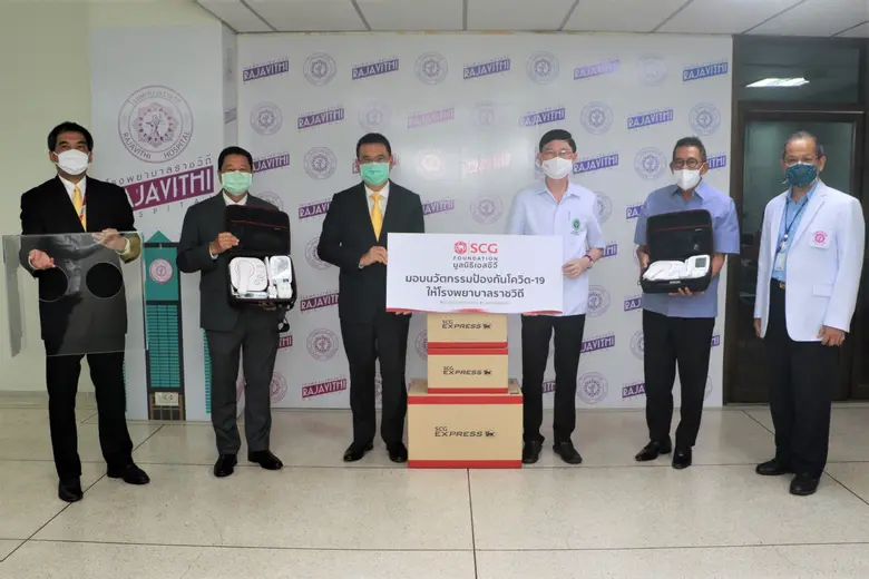 นายรุ่งโรจน์ รังสิโยภาส กรรมการผู้จัดการใ...