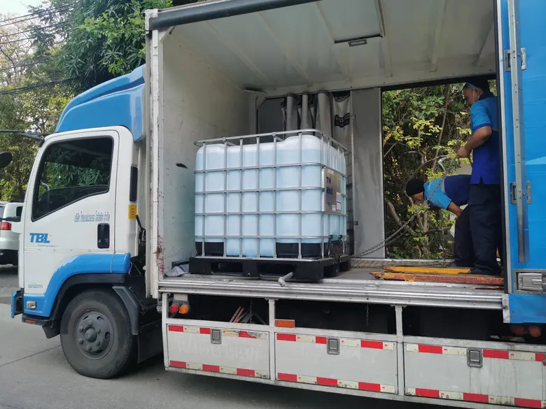 รพ.ธรรมศาสตร์เฉลิมพระเกียรติ จัดตั้ง รพ.สนามแห่งแรกในไทย รองรับผู้ป่วย COVID-19 พร้อมรับมอบแอลกอฮอล์ฆ่าเชื้อจากภาคเอกชน เพื่อใช้ในการควบคุมการแพร่ระบาด