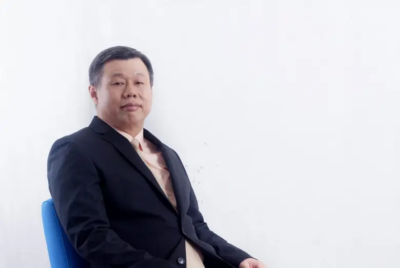 นายทักษิณ ตันติไพจิตร กรรมการผู้จัดการ บร...