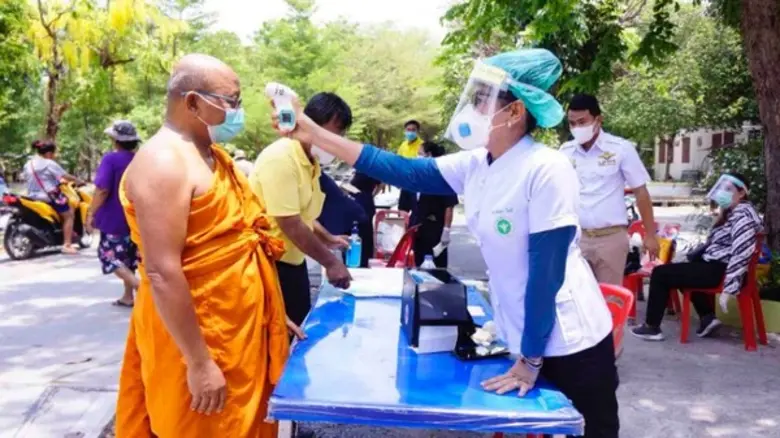 ถึงเวลา พระช่วยโยม  ตั้งโรงทานต้านโควิด” ณ วัดโตนด